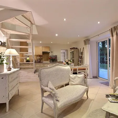 Holiday home Les Gites D'etaville Sottevast